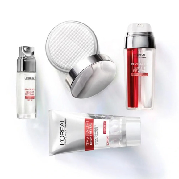 L'Oreal Paris Revitalift Bright Reveal Anti-Aging Facial Cleanser 5 Fl Oz - Picture 5 of 6